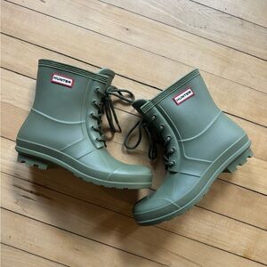 Excellent Condition Hunter Diana Mid Shaft Faux Lace Up Army Green Rain Boots 10